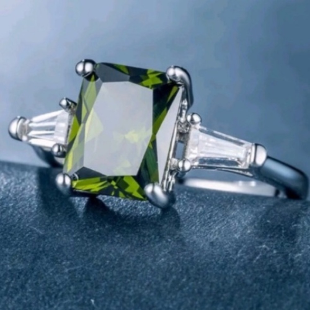 Princess Cut Peridot Sterling Silver Ring - Picture 5 of 5